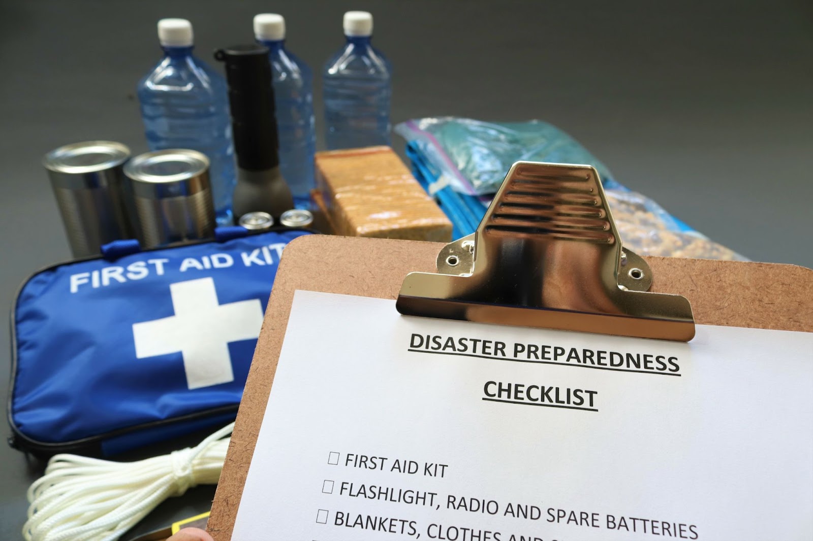 Checklist for disaster preparedness including natural disasters, emergency situations.